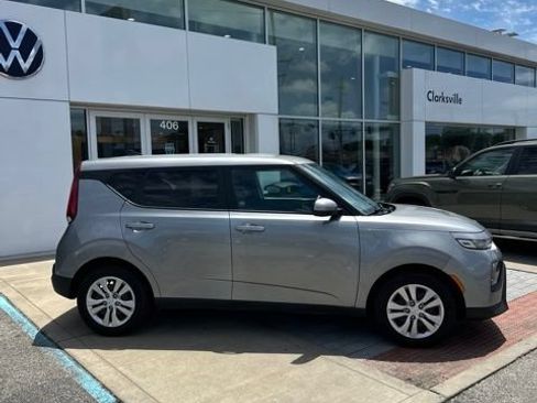 Used 2022 Kia Soul LX FWD image 4