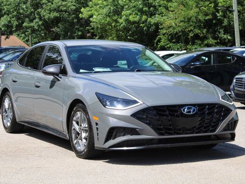 Used 2022 Hyundai Sonata SEL FWD image 1