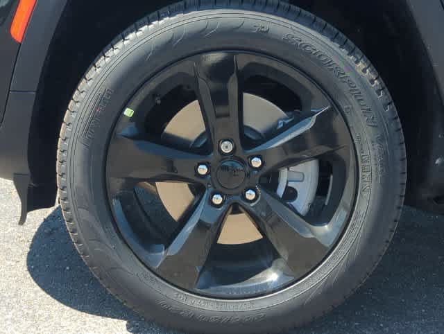 Certified 2025 Jeep Grand Cherokee L Limited w/ Black Appearance Package AWD/4WD image 14