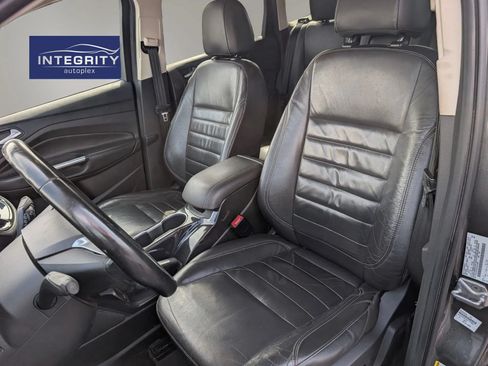 Used 2016 Ford Escape Titanium w/ Equipment Group 301A AWD/4WD image 9