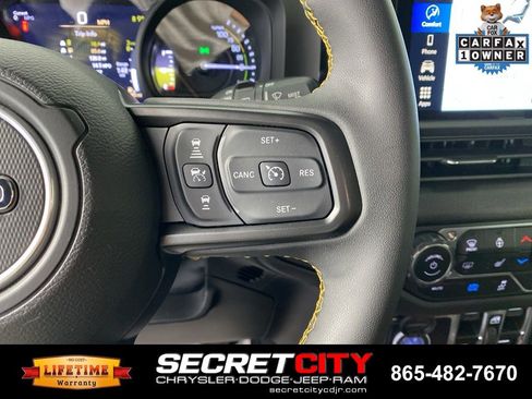 Used 2024 Jeep Wrangler Unlimited w/ Convenience Group AWD/4WD image 16