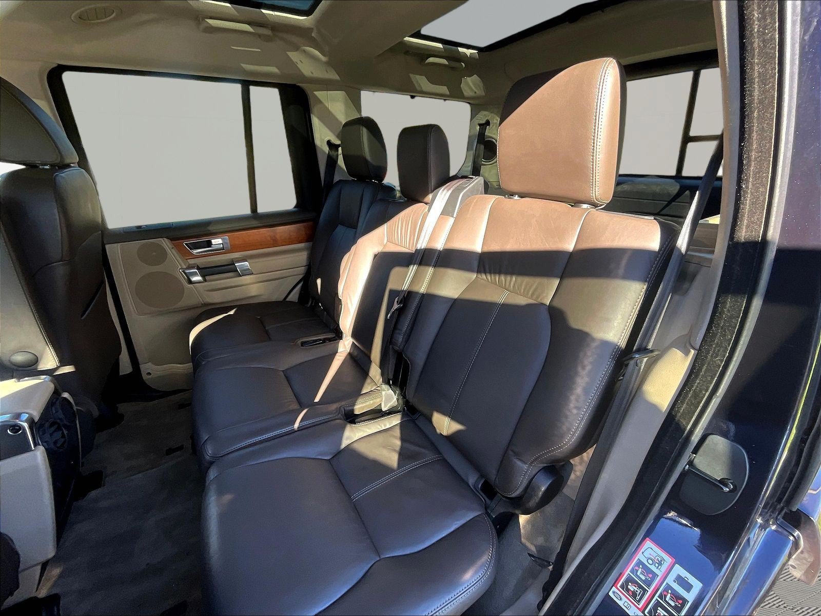 Used 2014 Land Rover LR4 HSE LUX AWD/4WD image 21