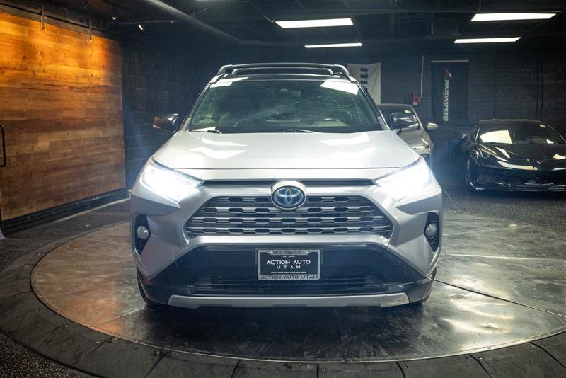 Used 2020 Toyota RAV4 XSE w/ XSE Grade Weather Package AWD/4WD image 4