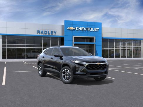 New 2026 Chevrolet Trax LT FWD image 1