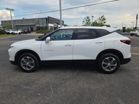 Used 2023 Chevrolet Blazer LT FWD image 40