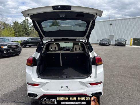 Used 2020 Buick Encore GX Essence w/ Experience Buick Package FWD image 16