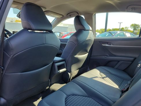 Used 2024 Toyota Camry SE image 14