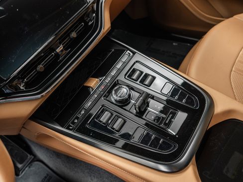 Used 2025 Aston Martin DBX 707 AWD/4WD image 28