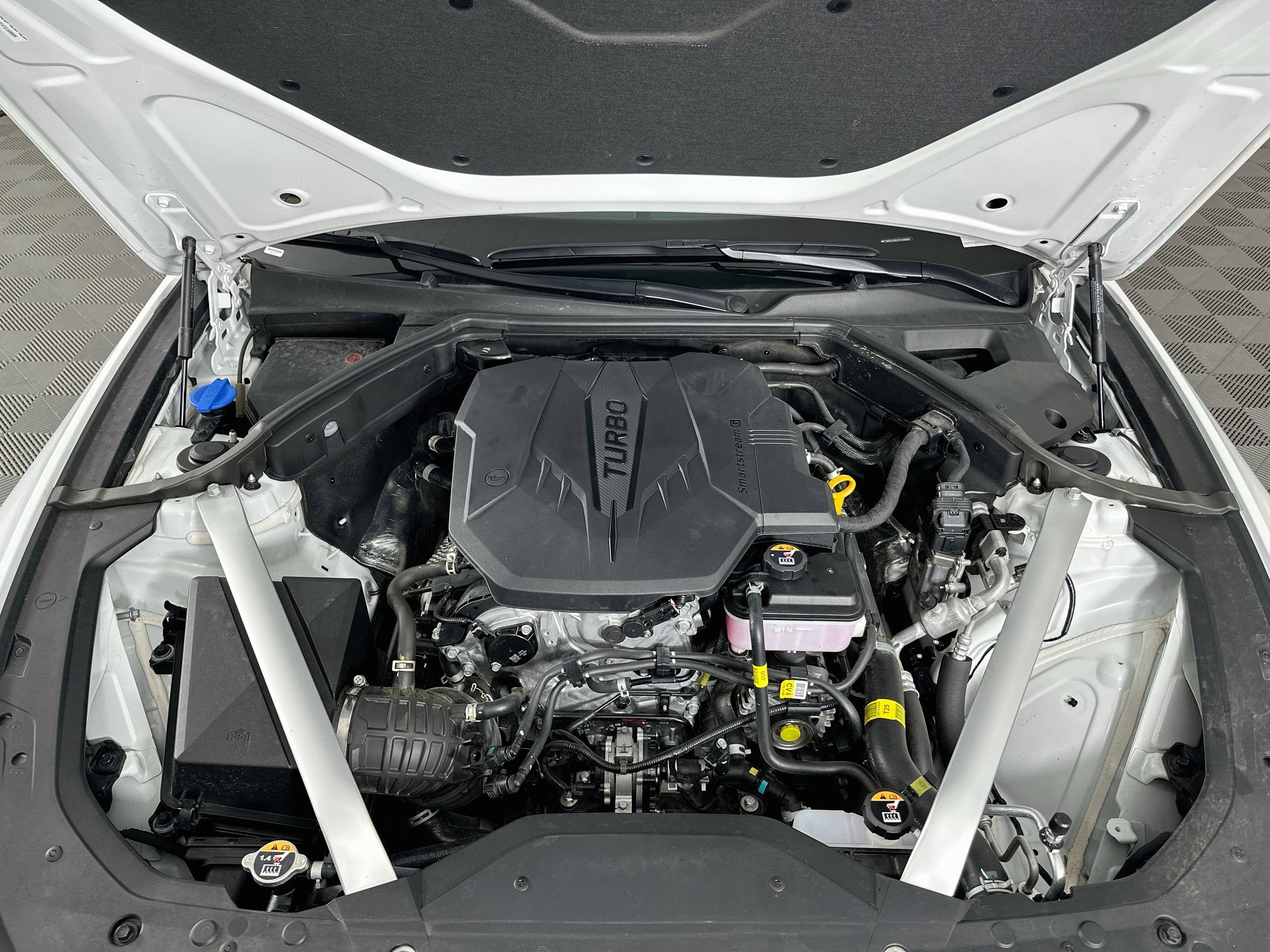 Used 2026 Genesis G70 2.5T RWD image 33