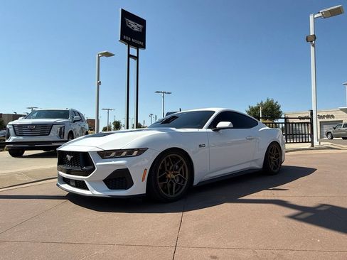 Used 2024 Ford Mustang GT RWD image 1