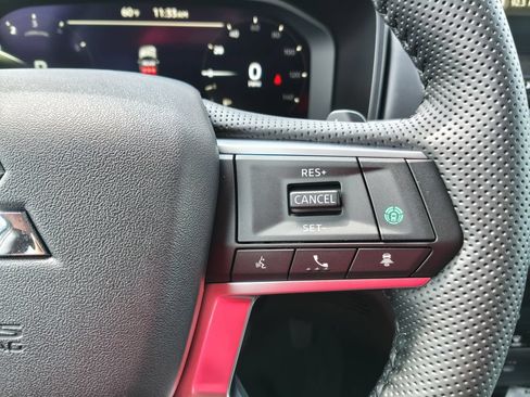 New 2026 Mitsubishi Outlander SE AWD/4WD image 30