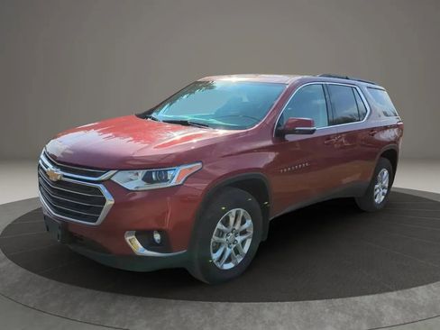 Used 2020 Chevrolet Traverse LT w/ LPO, Cargo Package AWD/4WD image 2