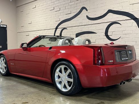 Used 2005 Cadillac XLR image 11