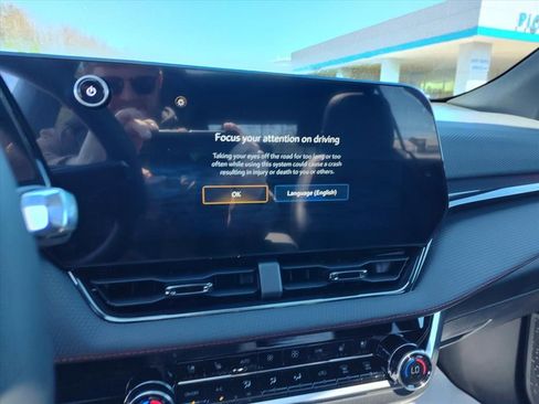 New 2026 Chevrolet Equinox RS w/ Convenience Package III AWD/4WD image 17