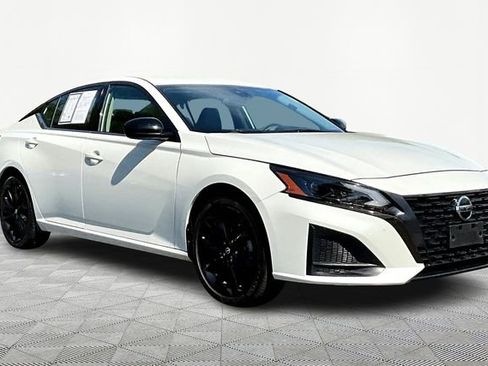 Used 2024 Nissan Altima 2.5 SR image 3