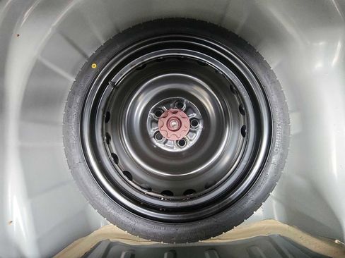 Used 2023 Toyota Corolla LE image 24