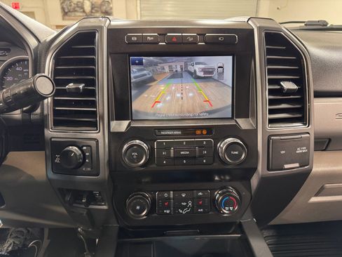 Used 2022 Ford F350 XLT w/ XLT Premium Package image 21