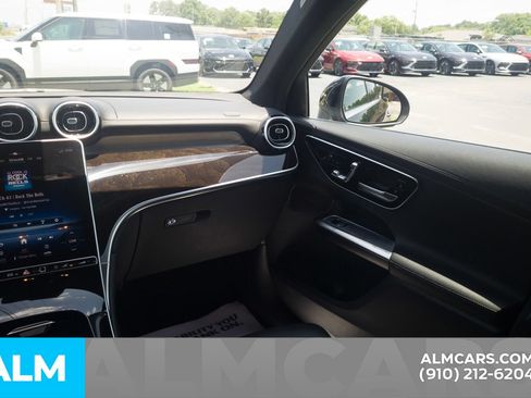 Used 2024 Mercedes-Benz GLC 300 4MATIC image 20