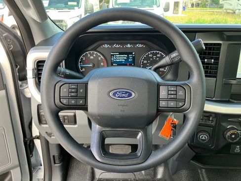 New 2026 Ford F250 XL w/ XL Chrome Package image 17