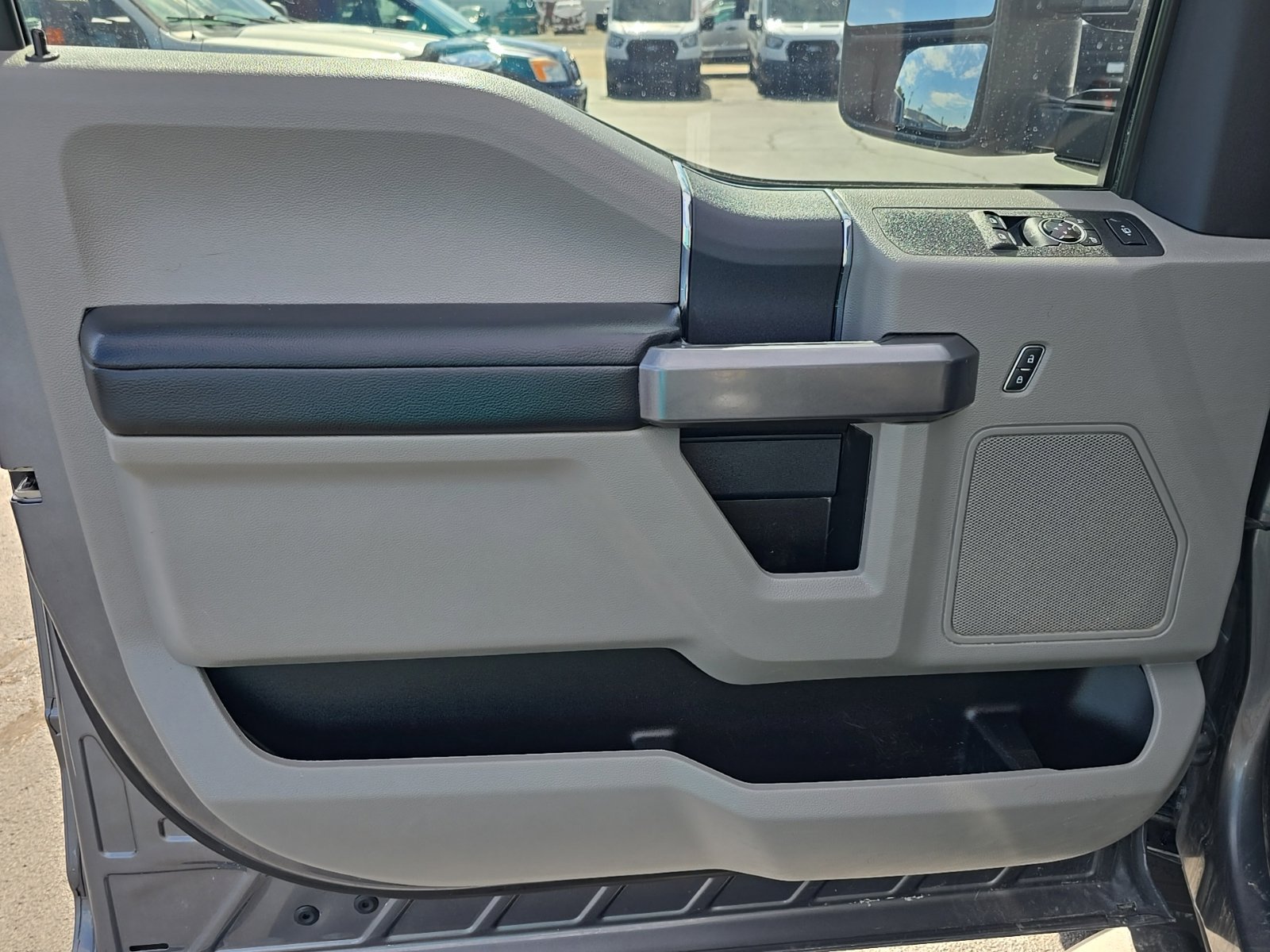 Used 2022 Ford F350 XLT w/ XLT Value Package AWD/4WD image 6