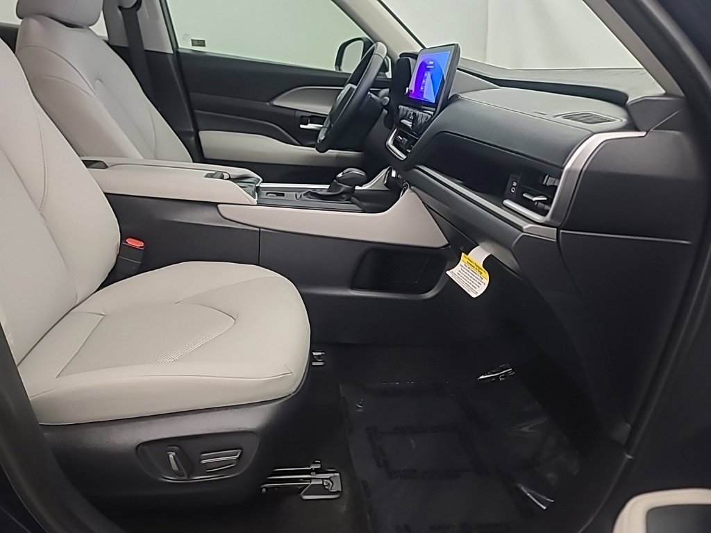 Used 2026 Toyota Grand Highlander AWD image 16