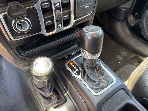 Certified 2022 Jeep Gladiator Overland AWD/4WD image 30