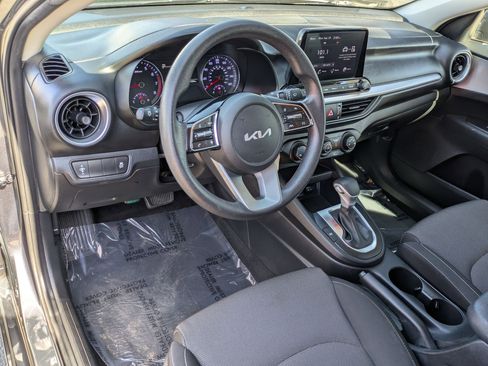 Used 2022 Kia Forte LXS image 12