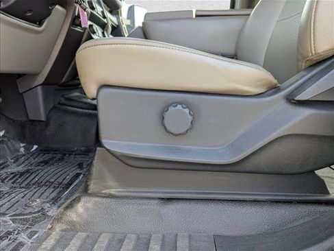 Used 2022 Ford F250 XL w/ Power Equipment Group image 9