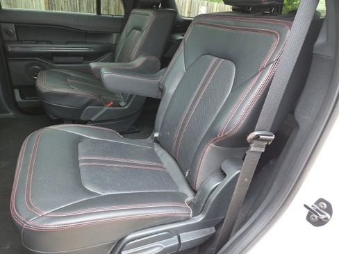 Used 2023 Ford Expedition Limited RWD image 9