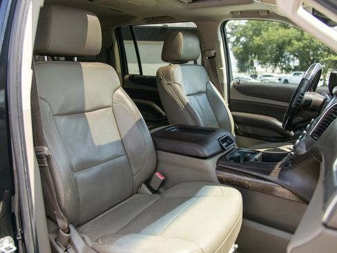 Used 2015 Chevrolet Suburban LT RWD image 20