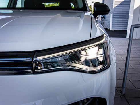 New 2026 Volkswagen Taos S image 9