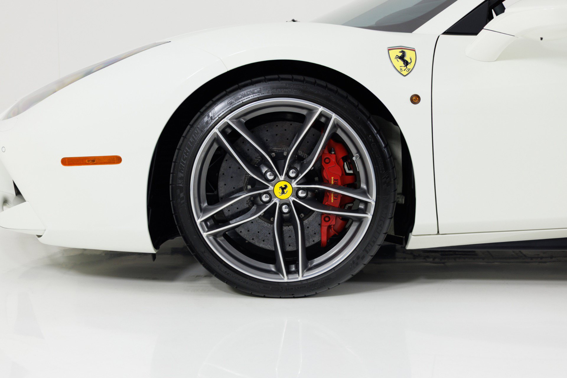 Used 2017 Ferrari 488 Spider RWD image 11
