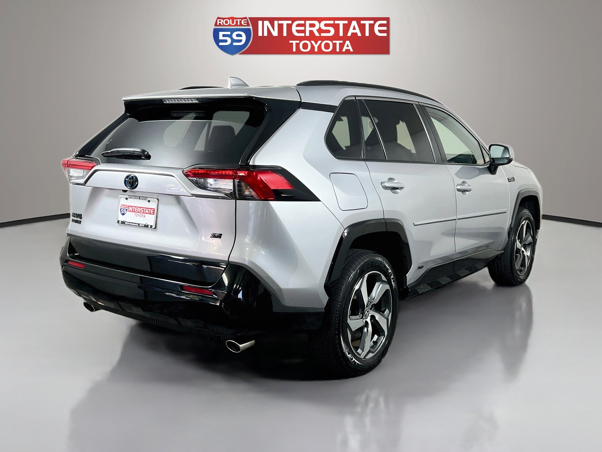 Used 2024 Toyota RAV4 SE w/ Weather & Moonroof Package AWD/4WD image 7
