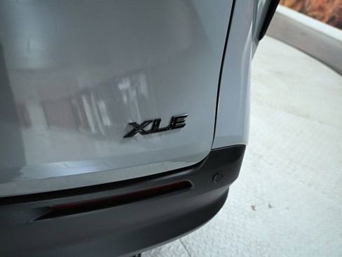 Used 2025 Toyota Sienna XLE Woodland Edition image 17