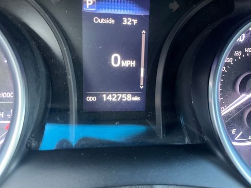 Used 2018 Toyota Camry LE image 17