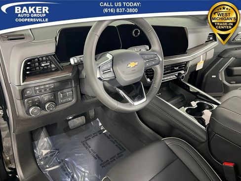 New 2026 Chevrolet Suburban Premier w/ Sun And Tow Package AWD/4WD image 22