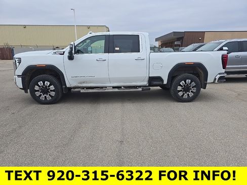 Used 2025 GMC Sierra 3500 Denali image 3