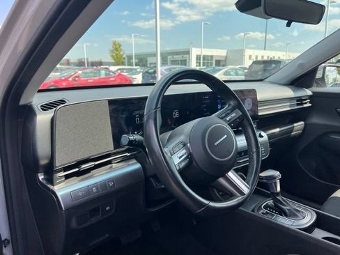 Used 2025 Hyundai Kona SEL FWD image 9