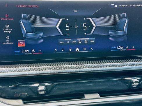 Used 2027 BMW X6 M60i AWD/4WD image 16
