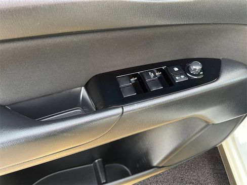 Used 2017 MAZDA CX-5 Sport image 16