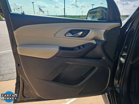 Used 2023 Chevrolet Traverse LS w/ Safety Package FWD image 11