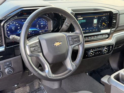 Used 2024 Chevrolet Silverado 1500 LT AWD/4WD image 17