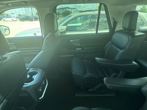 Used 2025 Ford Expedition Max Platinum AWD/4WD image 10