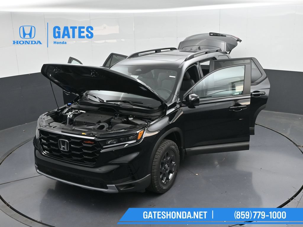 Certified 2025 Honda Pilot TrailSport image 59