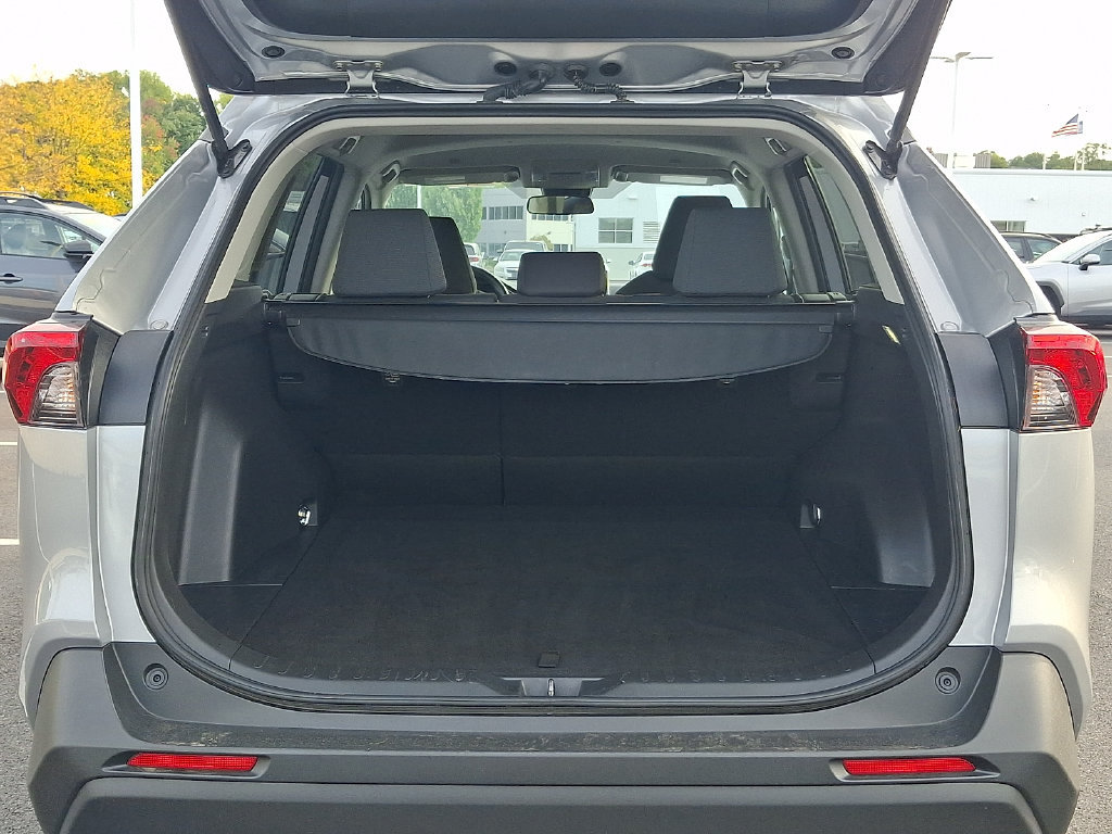 Certified 2025 Toyota RAV4 XLE AWD/4WD image 29