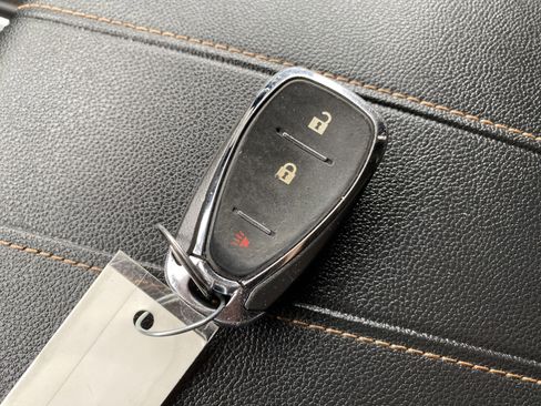 Used 2020 Chevrolet Traverse LS image 37