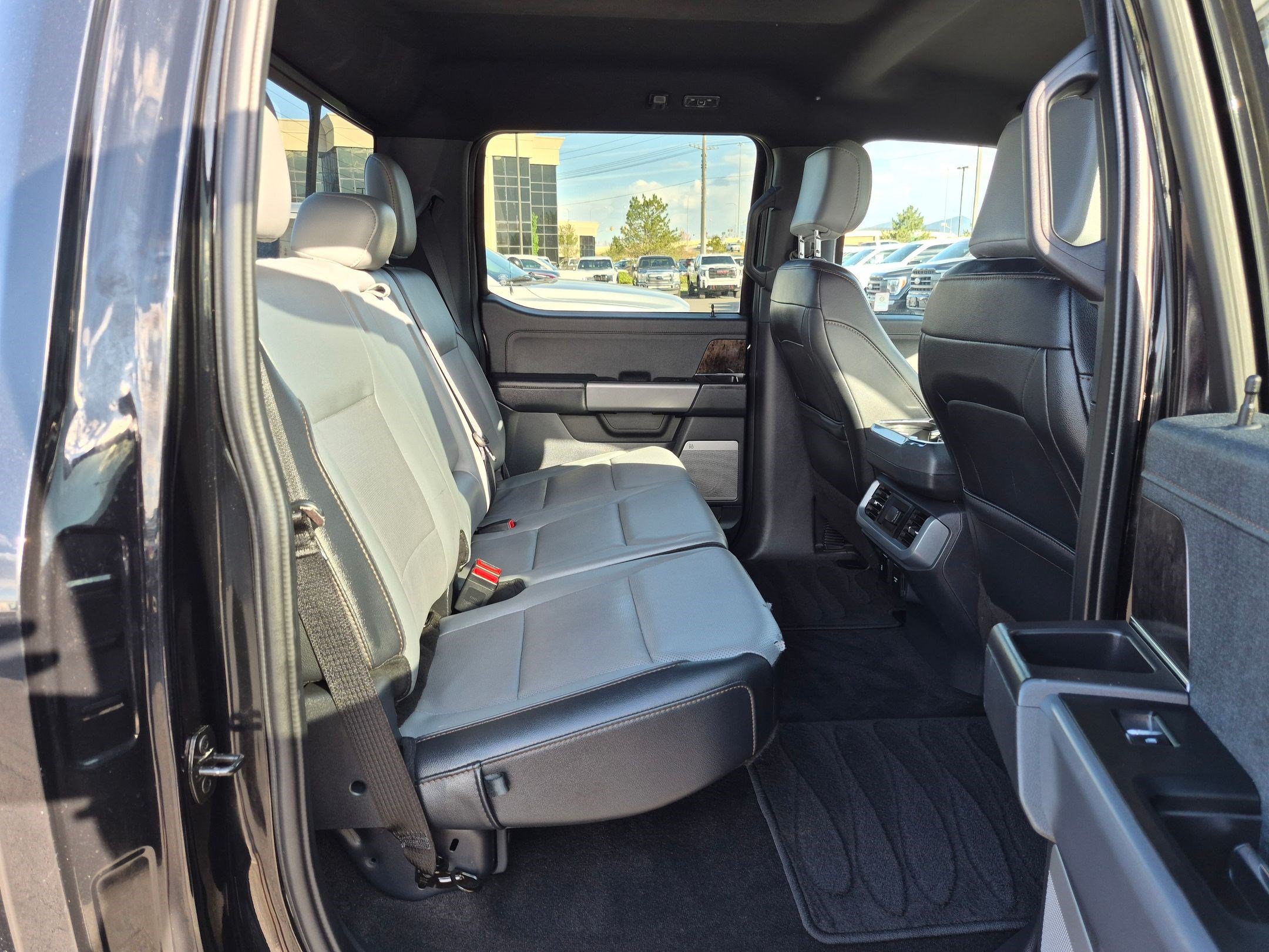 Used 2023 Ford F150 Lightning Lariat AWD/4WD image 32