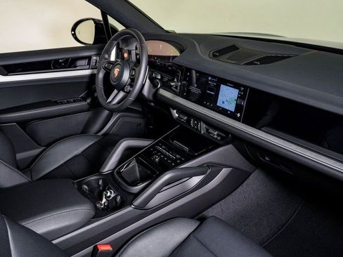 New 2026 Porsche Cayenne image 14