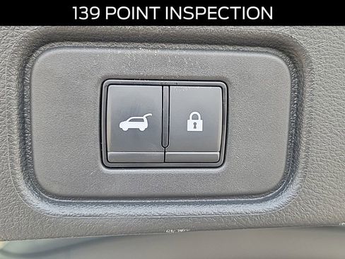 Used 2023 Nissan Pathfinder SL w/ Lighting Package (N92) image 7