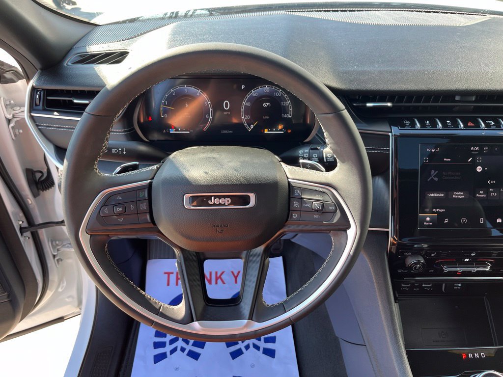 Used 2023 Jeep Grand Cherokee Altitude AWD/4WD image 9